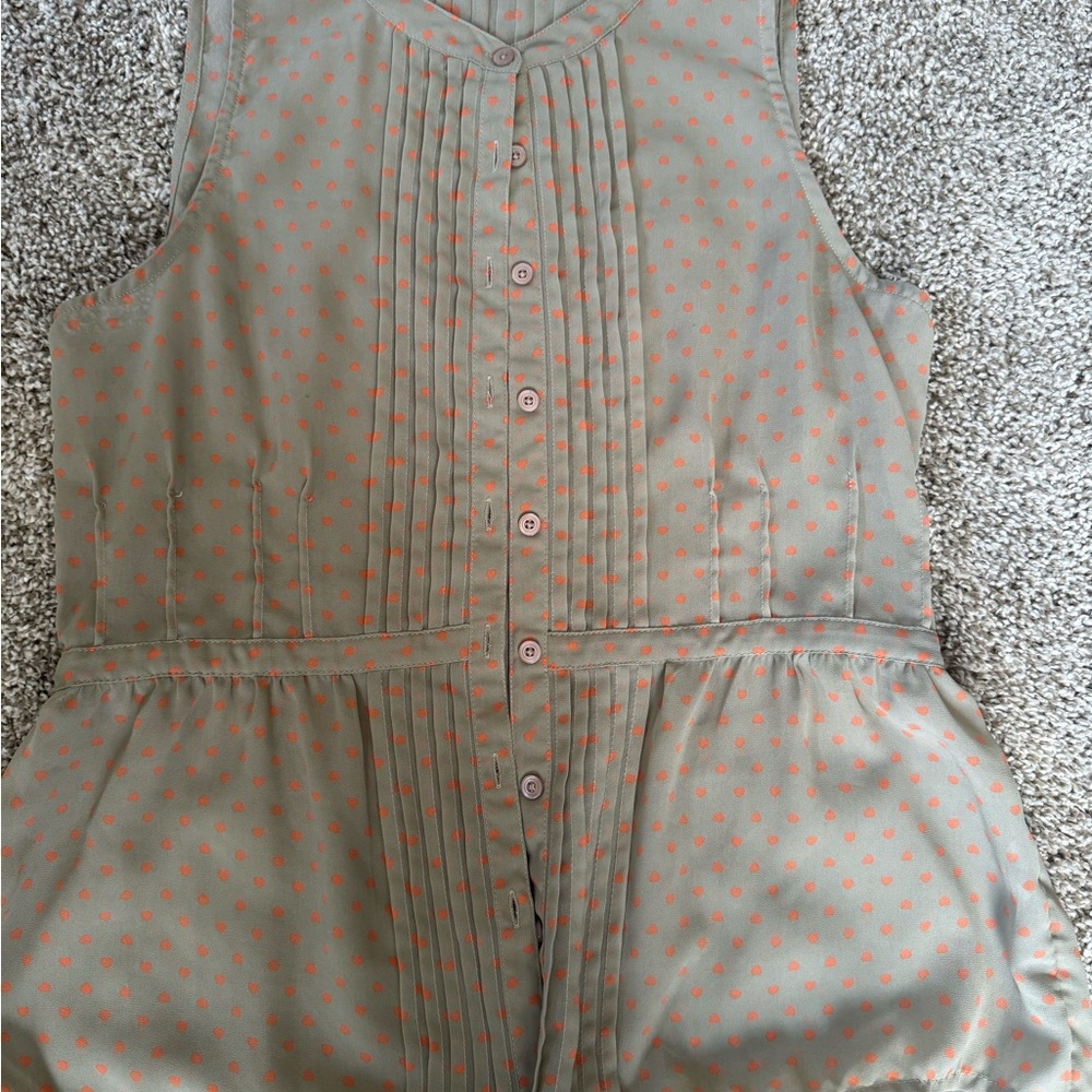 Sleeveless Button-Up Blouse size medium with  Heart Polka Dots
